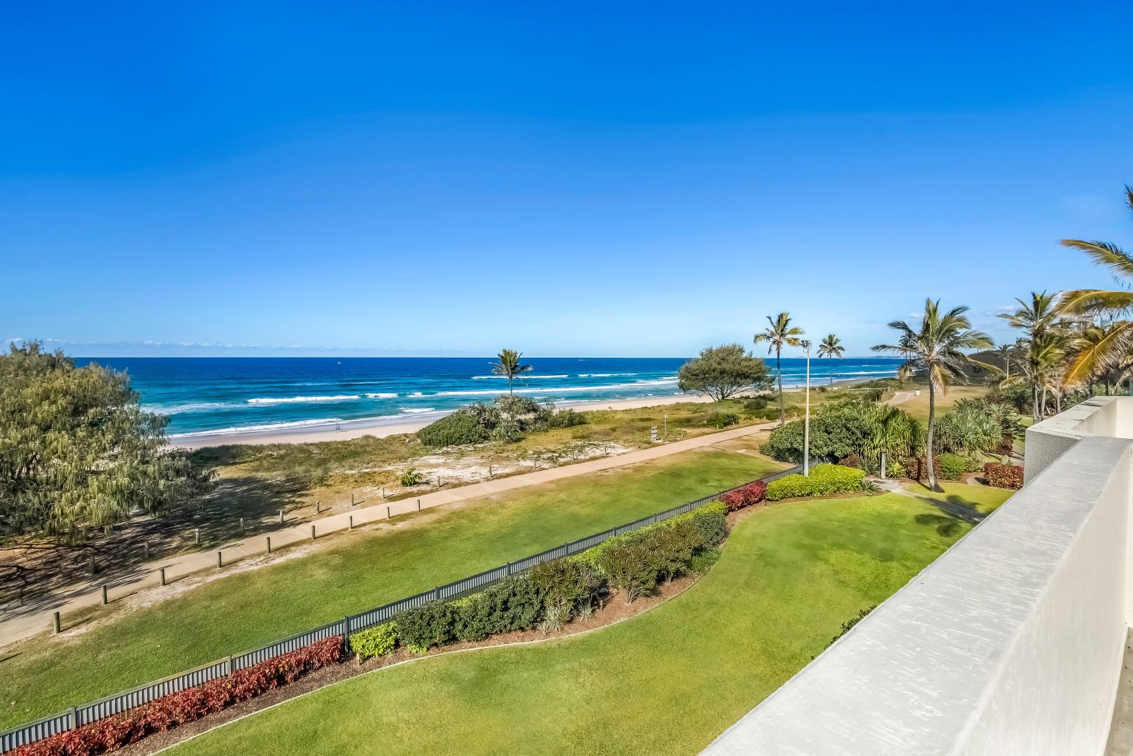 Penthouse "Pacific Mirage", Seaworld Drive, Main Beach QLD 4217, Image 1