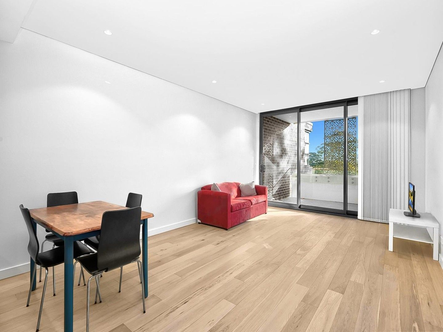 2 bedrooms Apartment / Unit / Flat in B623/2 Livingstone Avenue PYMBLE NSW, 2073