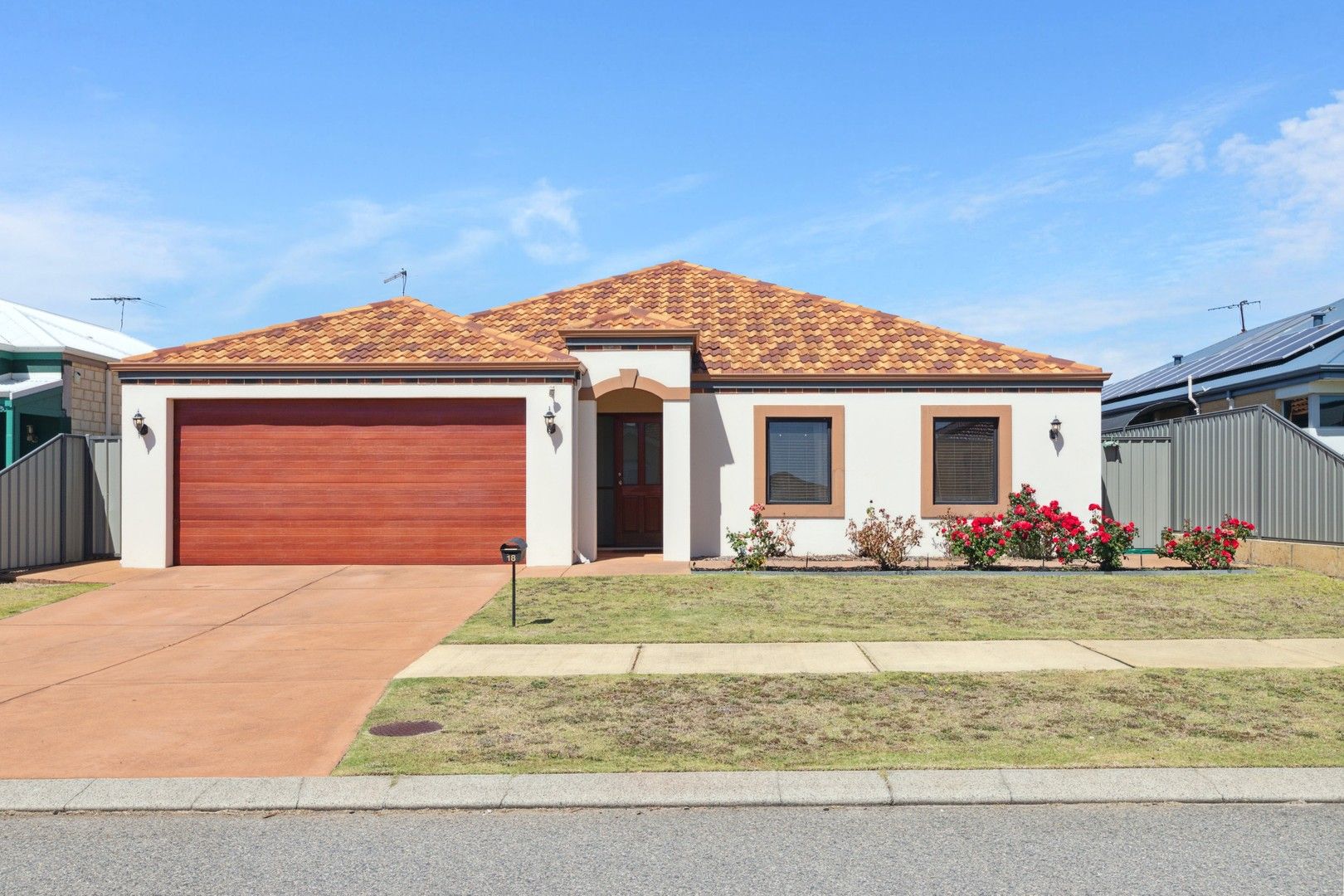 4 bedrooms House in 18 Colreavy Ramble BALDIVIS WA, 6171