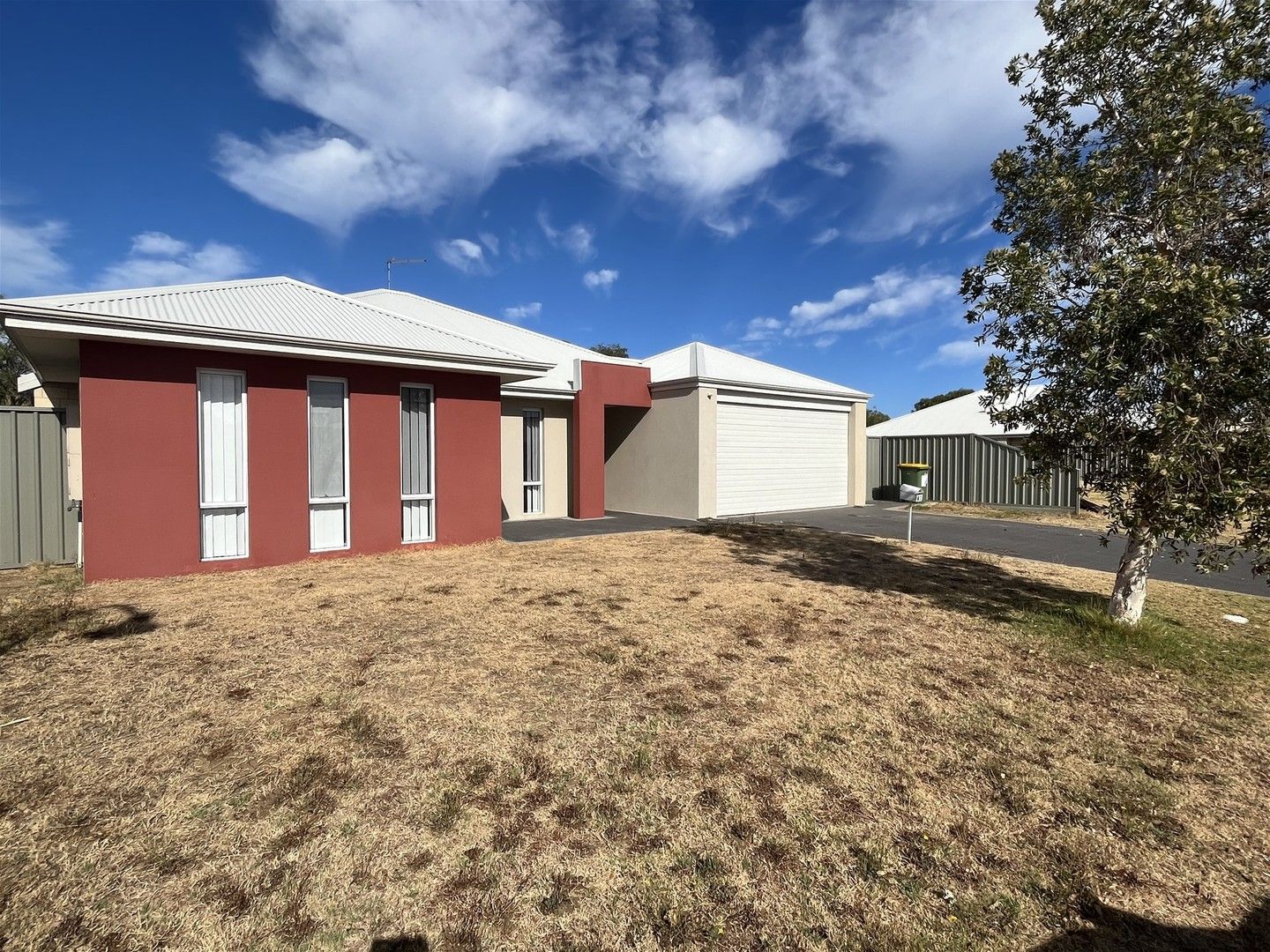 4 bedrooms House in 40 Vaucluse Way COODANUP WA, 6210
