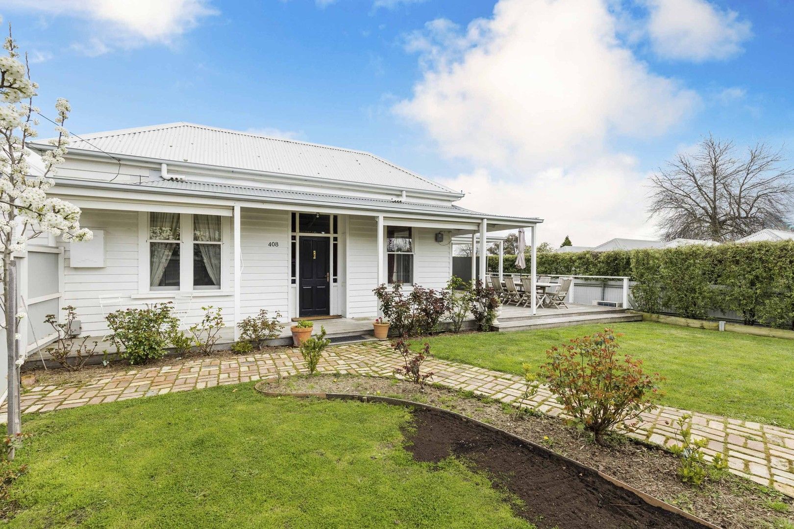 5 bedrooms House in 408 Cobden Street MOUNT PLEASANT VIC, 3350