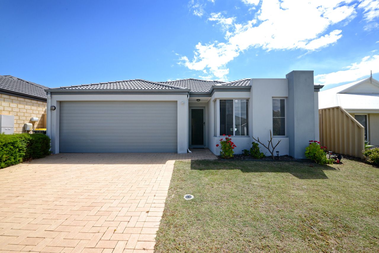 4 bedrooms House in 31 Benfleet Drive BUTLER WA, 6036
