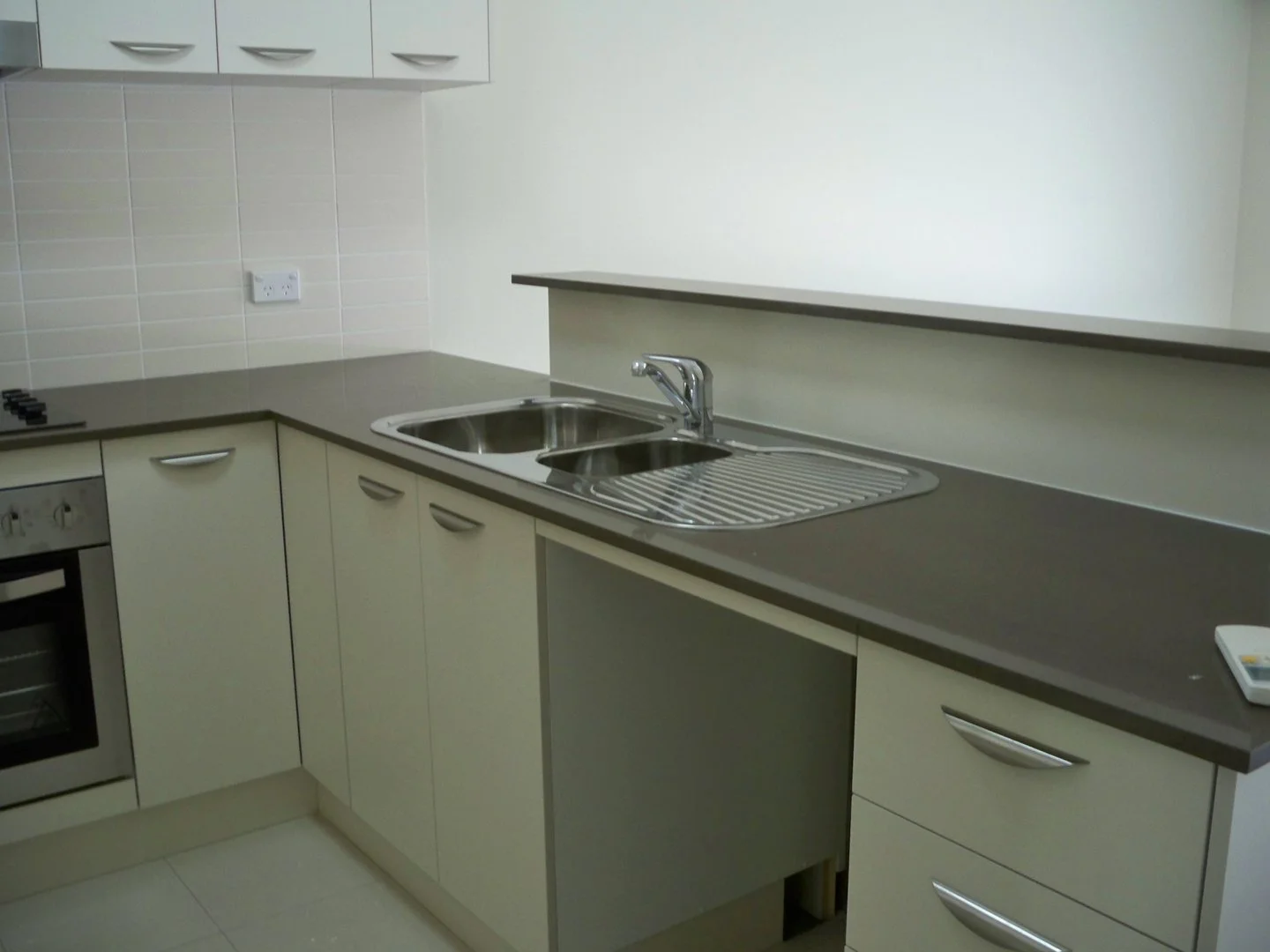 Additional image 2 of Holt ACT 2615