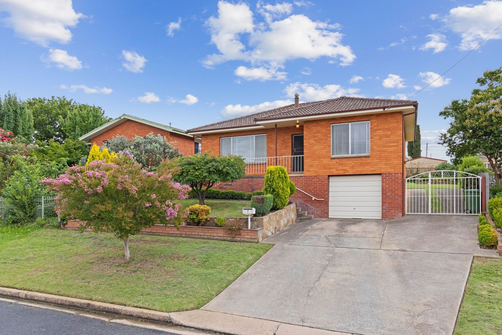 7 Hambly Place, Queanbeyan NSW 2620, Image 0