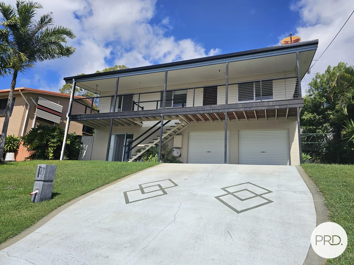 27 Crest Avenue, Boyne Island QLD 4680