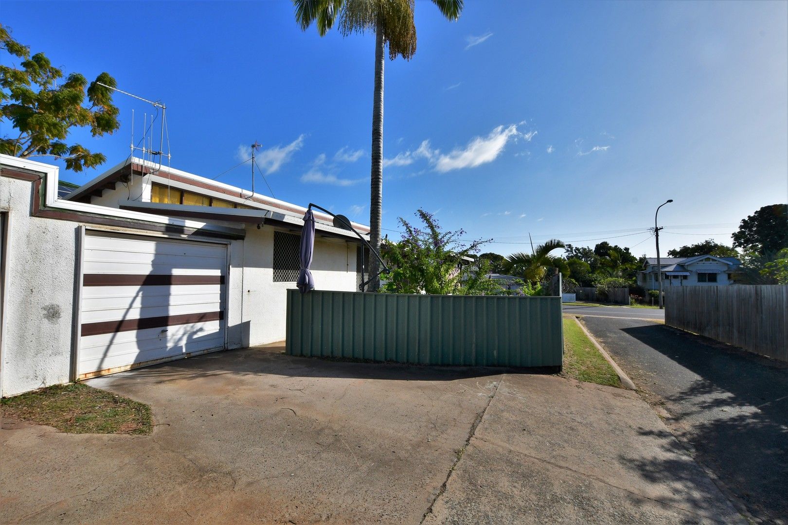 3 bedrooms House in 1/148 Walker Street SVENSSON HEIGHTS QLD, 4670