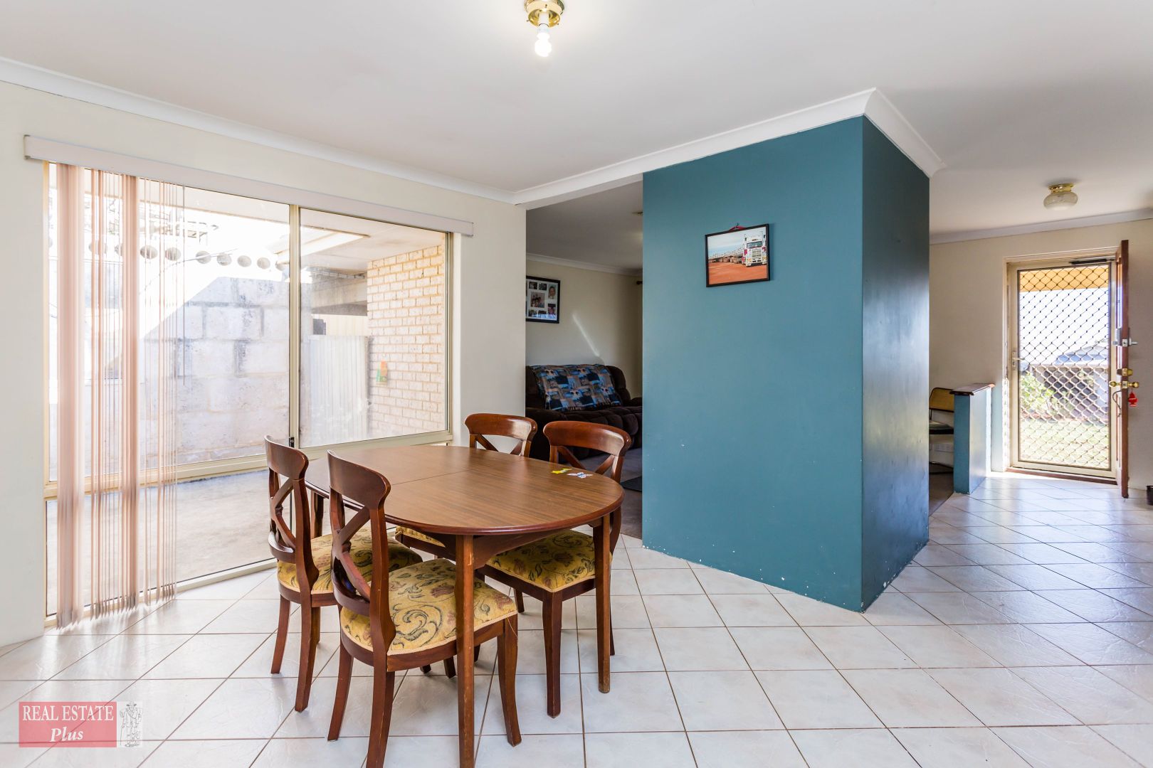 8 Pagnell Way, Swan View WA 6056, Image 1