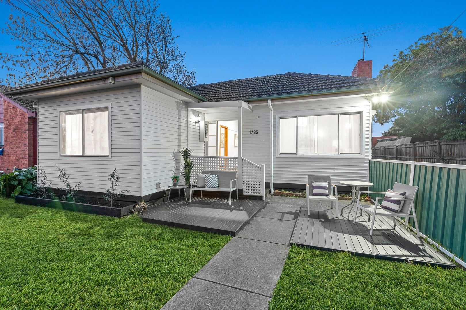 2 bedrooms House in 1/25 Rayhur Street CLAYTON SOUTH VIC, 3169