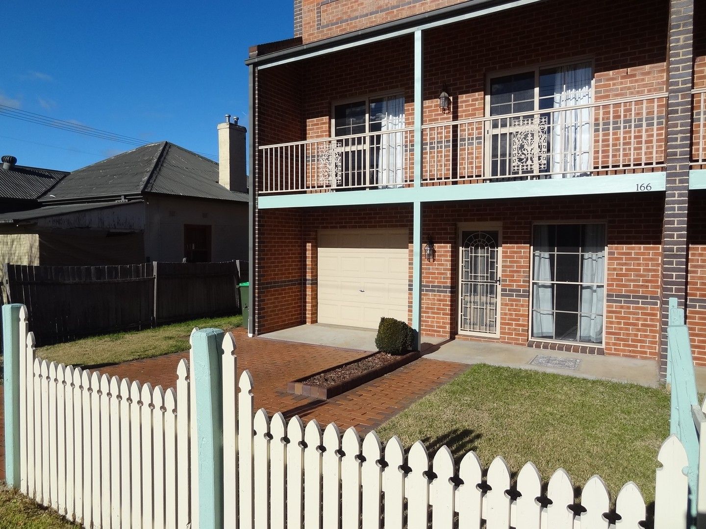 2 bedrooms Townhouse in 1/166 HAVANNAH STREET BATHURST NSW, 2795