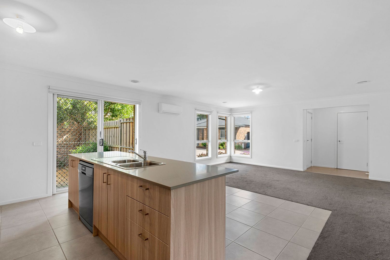 4/27 Sudholz Street, Bittern VIC 3918, Image 2