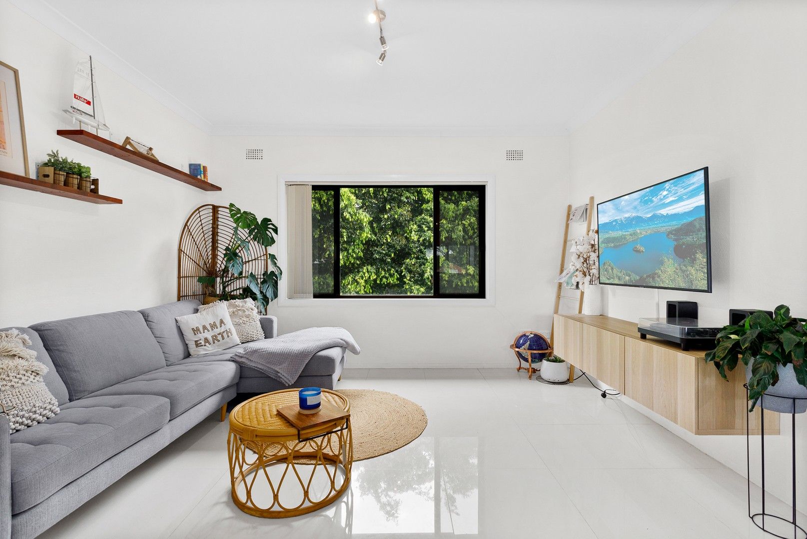 2 bedrooms Apartment / Unit / Flat in 9/8 Miller Street CONISTON NSW, 2500