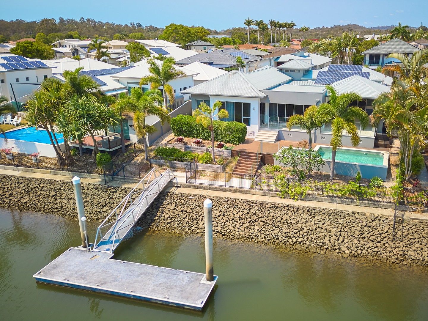 4 bedrooms House in 39 Southaven Drive HELENSVALE QLD, 4212