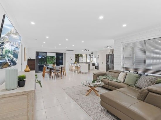 4 bedrooms House in 15 Kildare Street CARINA HEIGHTS QLD, 4152