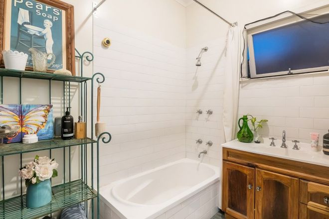 15 Burlington Street Holland Park 4121 - Image 6