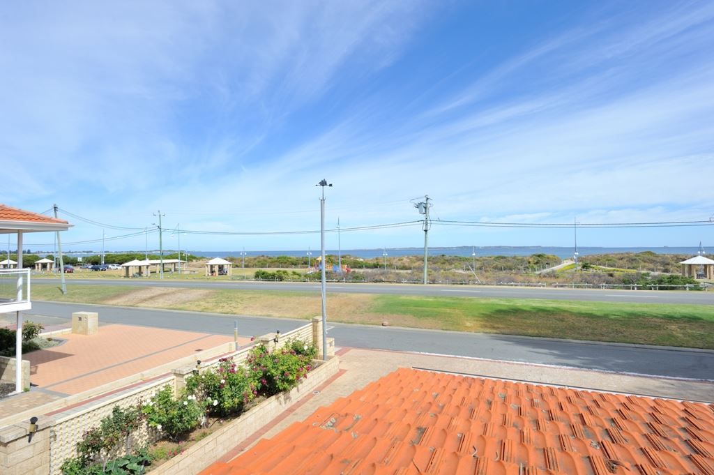 89 Rockingham Beach Road, Rockingham WA 6168, Image 1