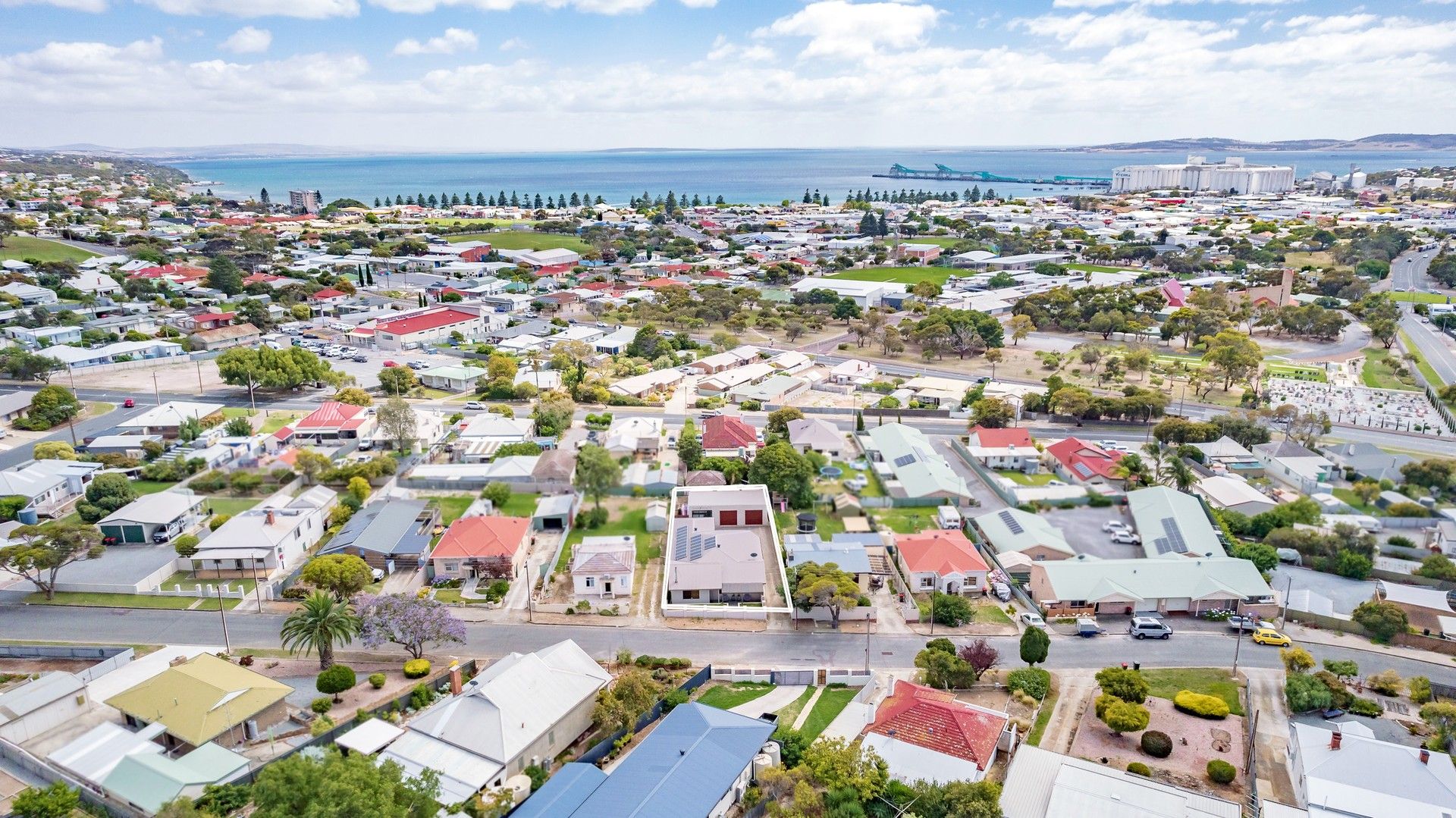 5 bedrooms House in 12 Tulka Terrace PORT LINCOLN SA, 5606