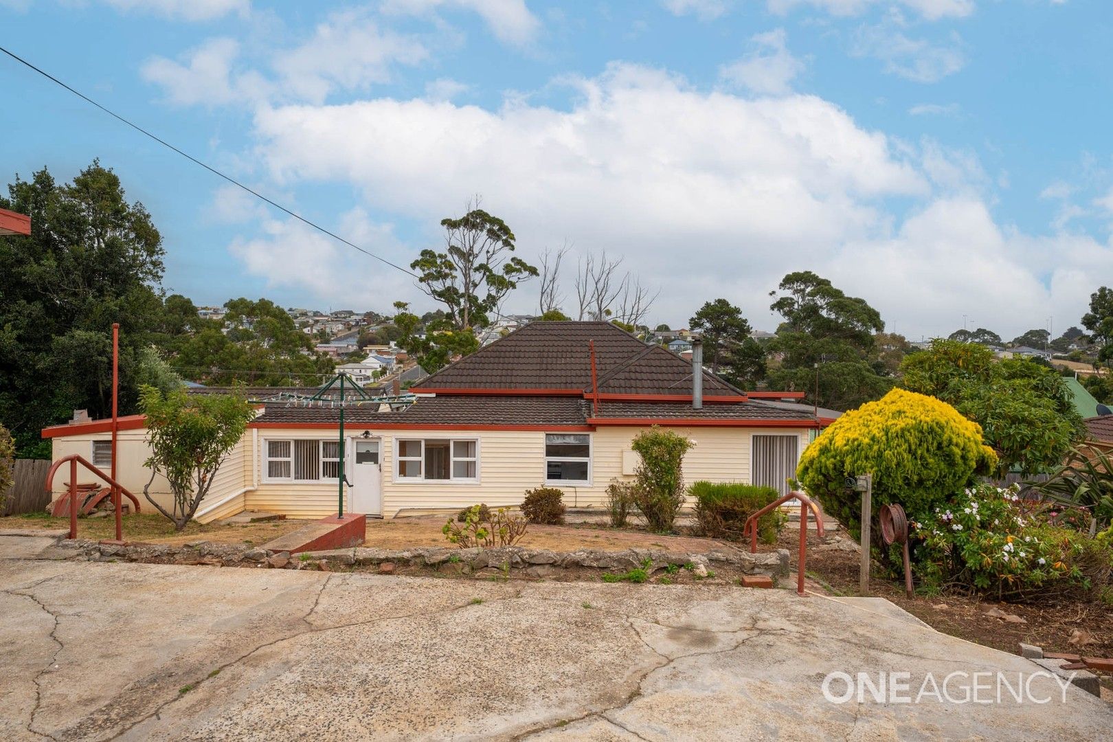 4 Deacon Street, Upper Burnie TAS 7320, Image 2