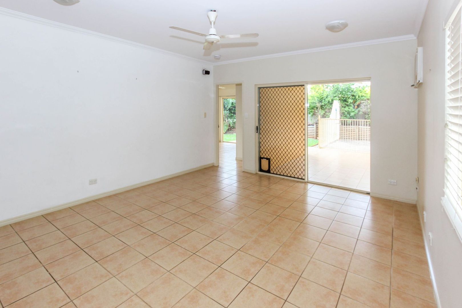 8 Shamrock Avenue, Brinsmead QLD 4870, Image 2