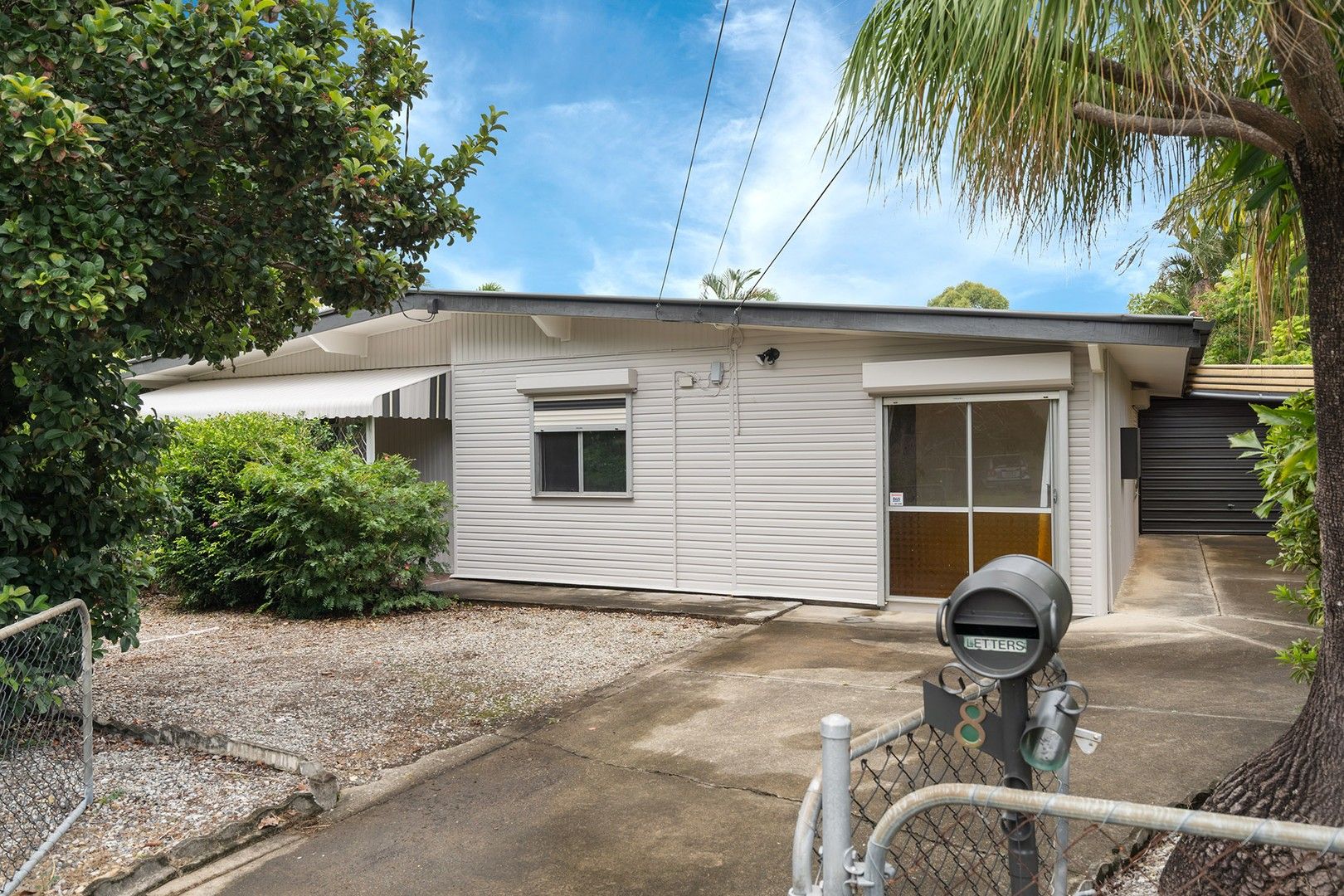 3 bedrooms House in 8 Kelvin Street WOODRIDGE QLD, 4114