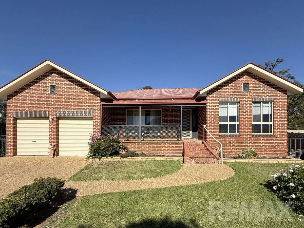 6 Minya Place, Glenfield Park NSW 2650