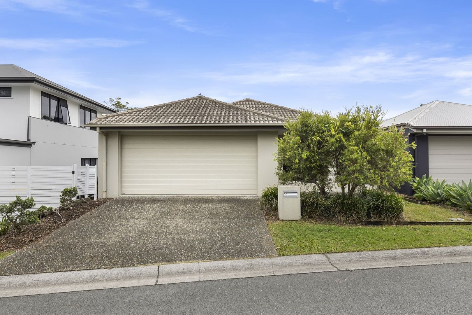 3 bedrooms House in 35 Danbulla Street PIMPAMA QLD, 4209