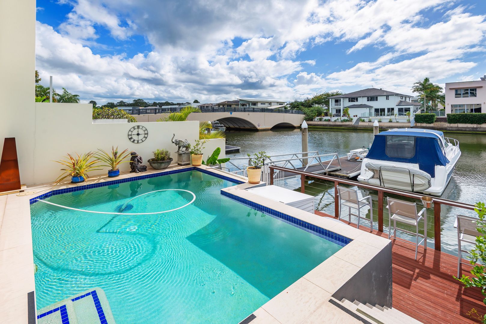 2/11 South Quay Drive, Biggera Waters Property History & Address