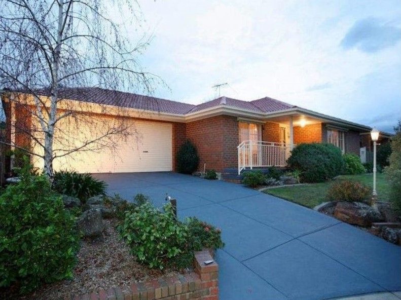 3 bedrooms House in 7 Tottington Rise BERWICK VIC, 3806