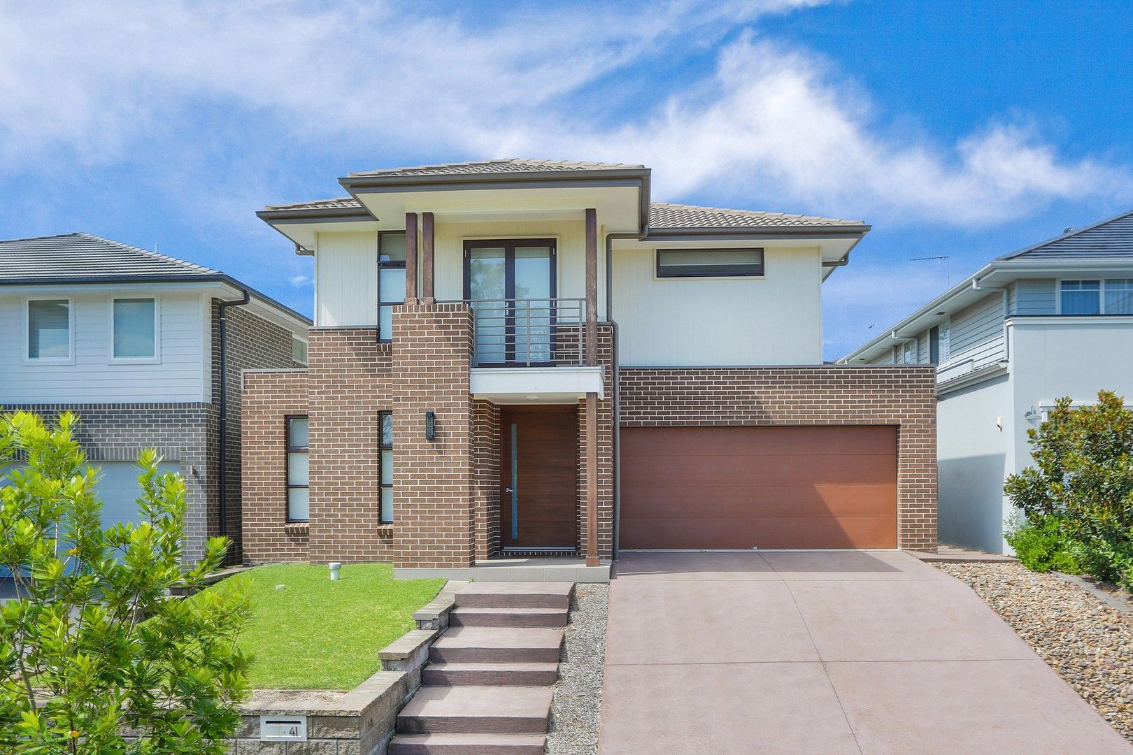 4 bedrooms House in 41 Edgewater Drive GLENMORE PARK NSW, 2745