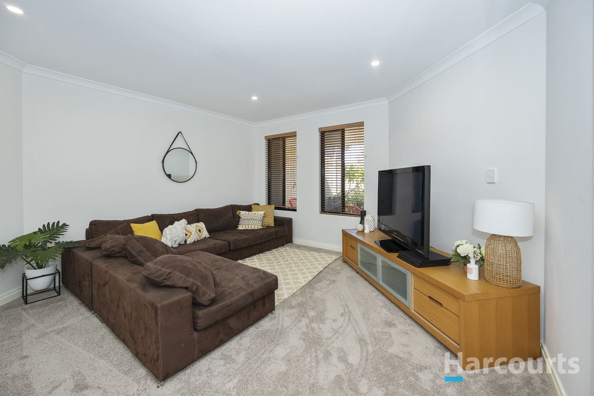 49 Archimedes Crescent, Tapping WA 6065, Image 2