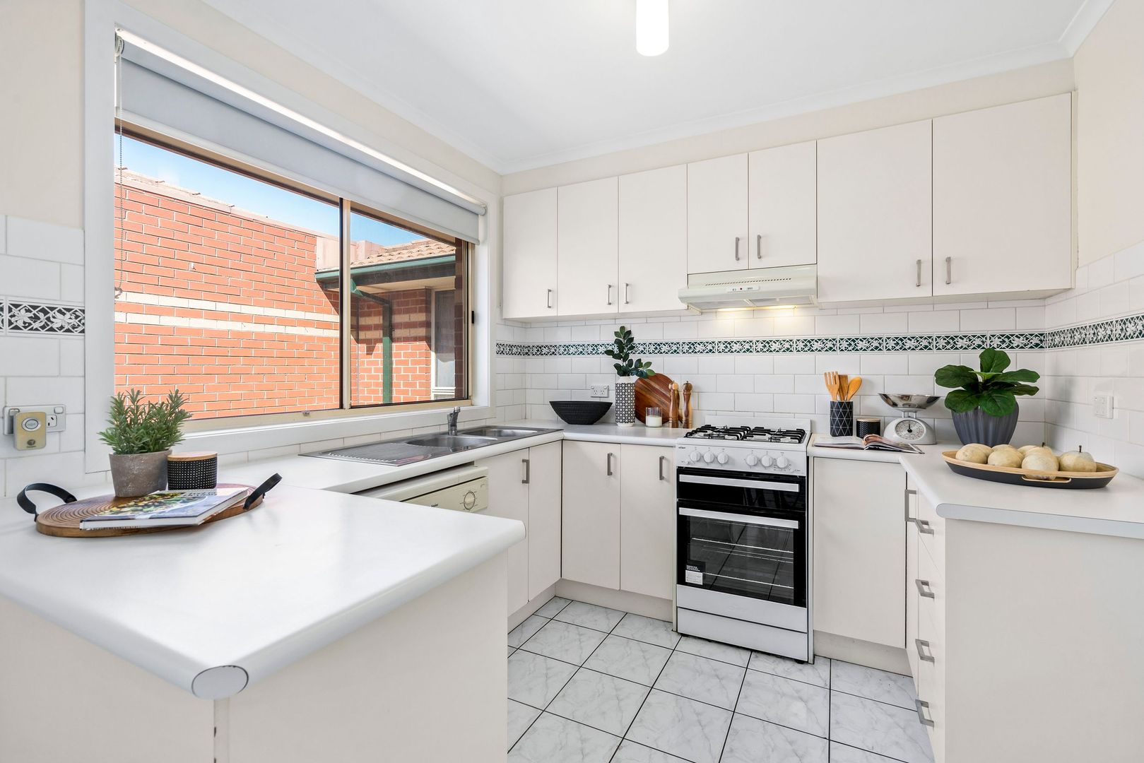 1/38-40 Highlands Avenue, Airport West VIC 3042, Image 2