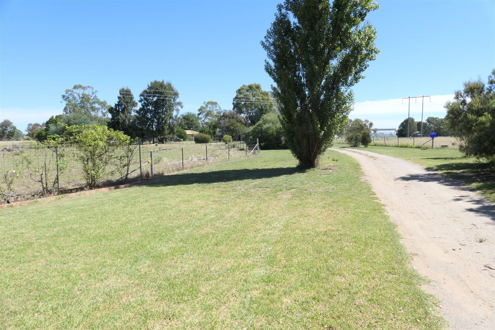 8 Mary Road, Cowra NSW 2794, Image 2