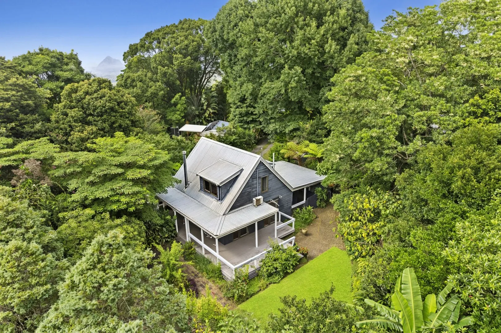 BEAUTIFUL CHARACTER HOME AND TINY HOME ON MOUNTAIN VIEW ROAD