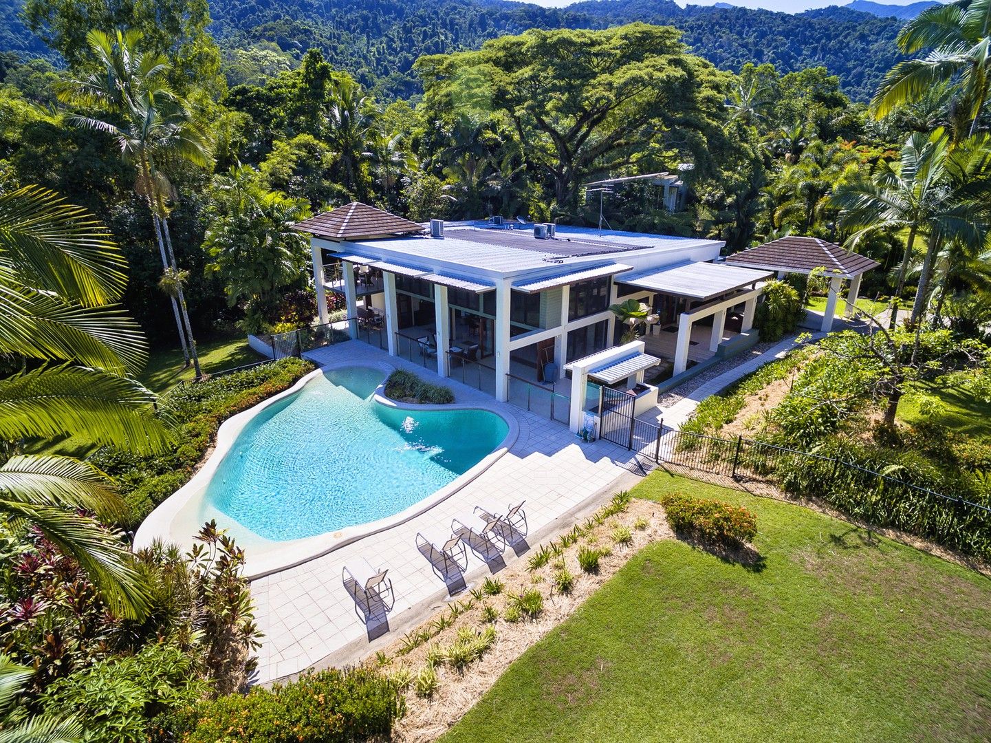 5 bedrooms House in Santacatterina Road PORT DOUGLAS QLD, 4877
