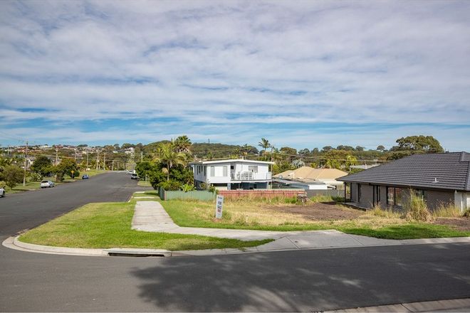 Picture of 1 Elluisa Close, FORSTER NSW 2428