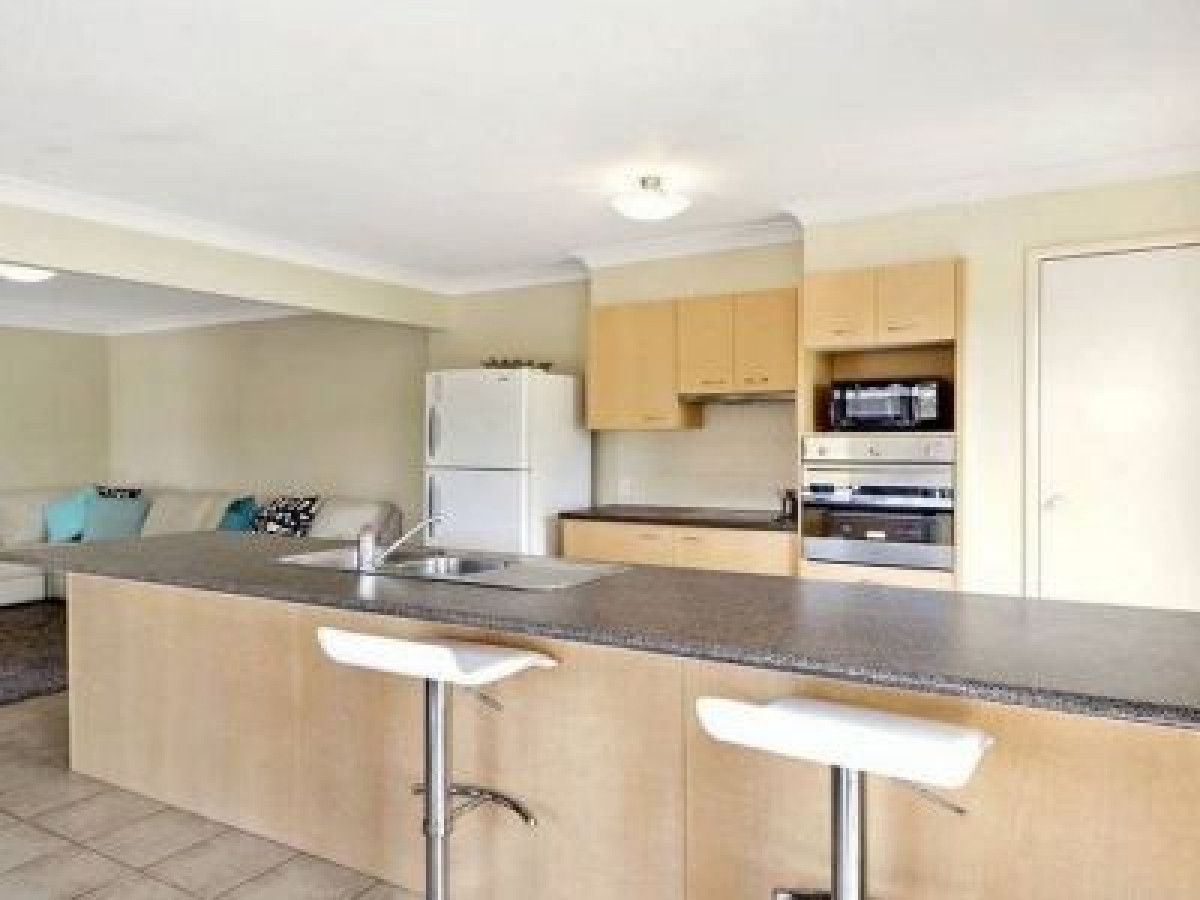1/1 Ainsworth Street, Pacific Pines QLD 4211, Image 2
