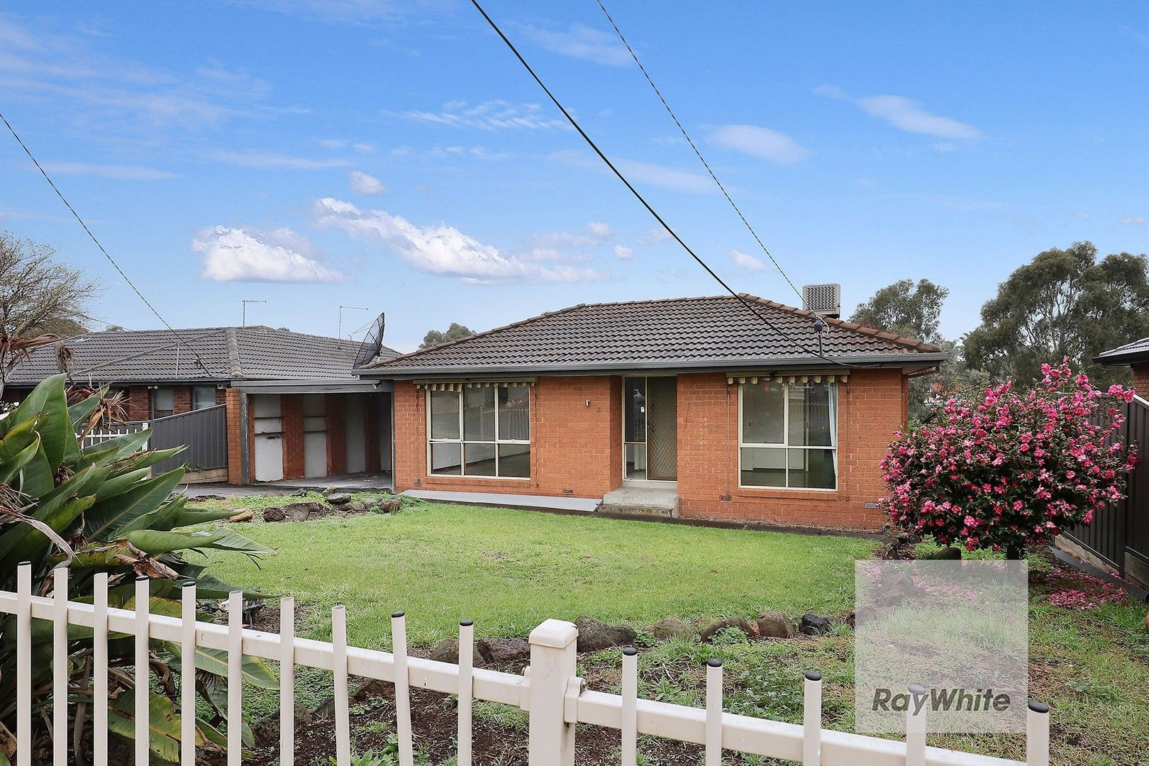 3 bedrooms House in 11 Webb Close MEADOW HEIGHTS VIC, 3048