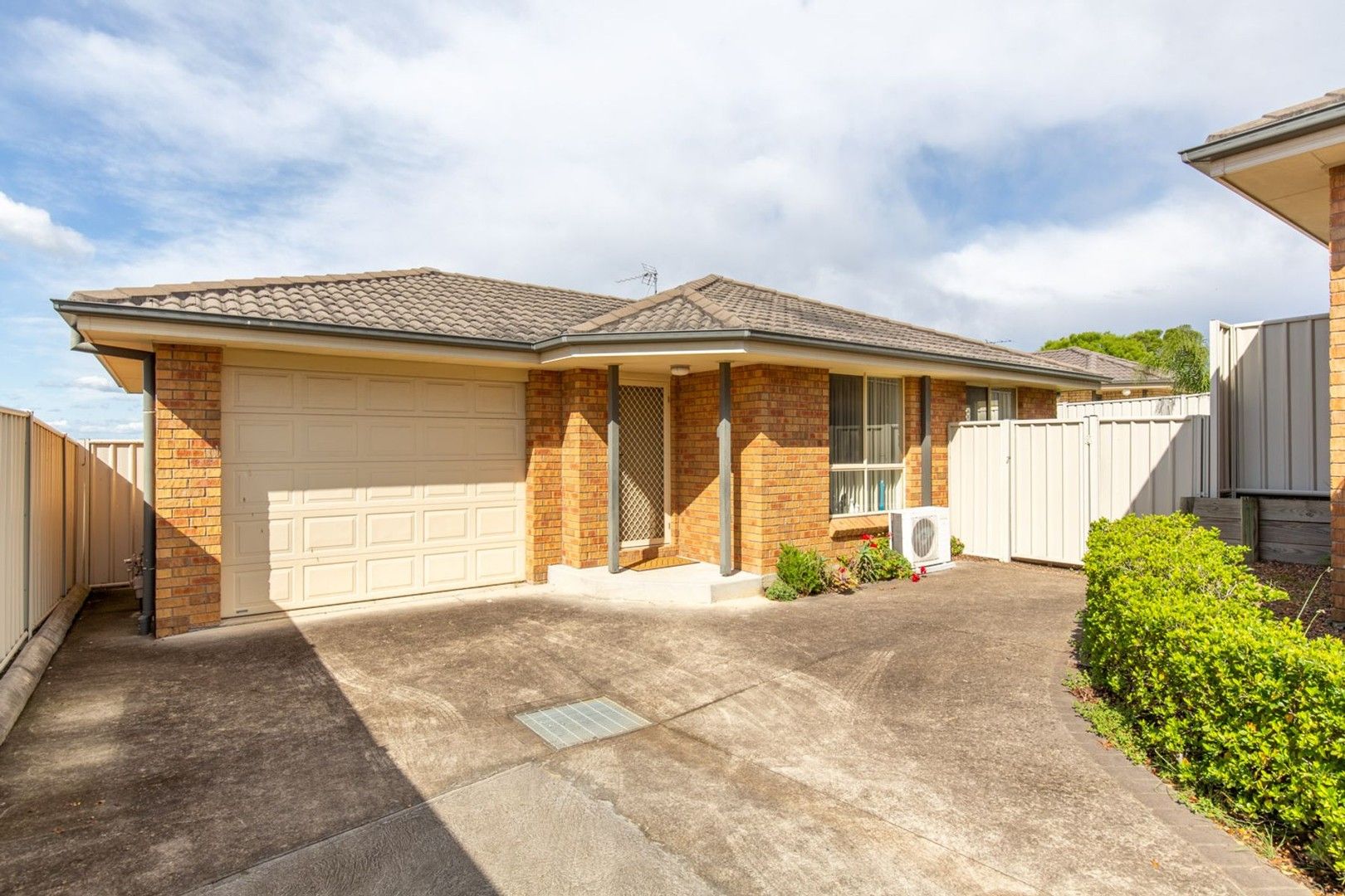 2/74 Brigantine Street, Rutherford NSW 2320, Image 0