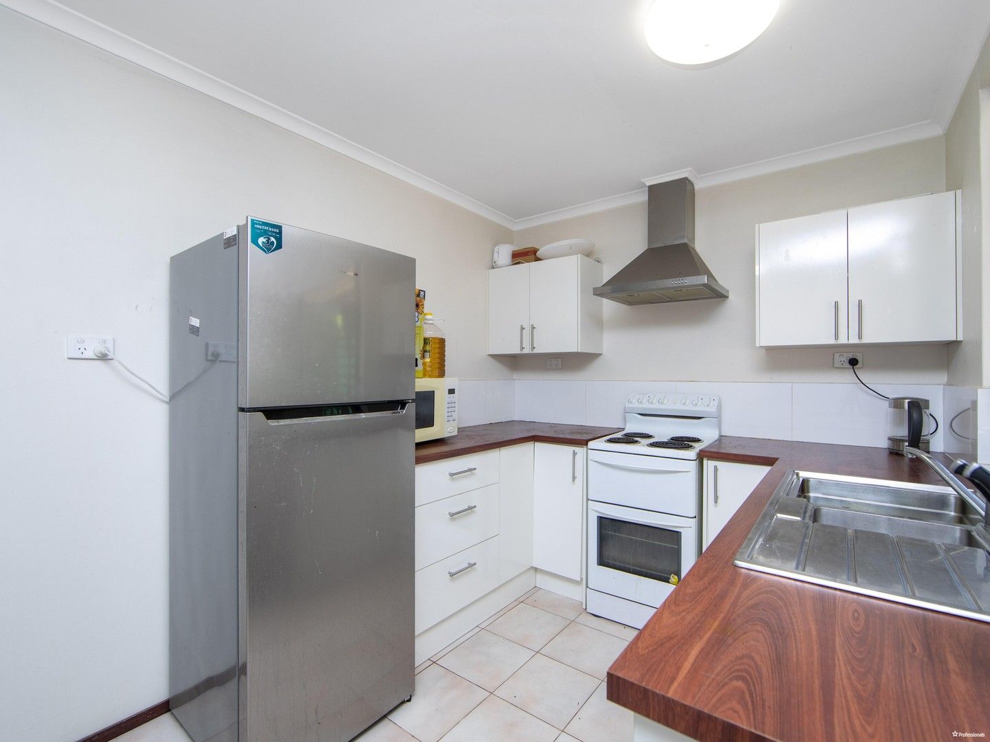 3 bedrooms House in 3 Gilmore Place FORRESTFIELD WA, 6058