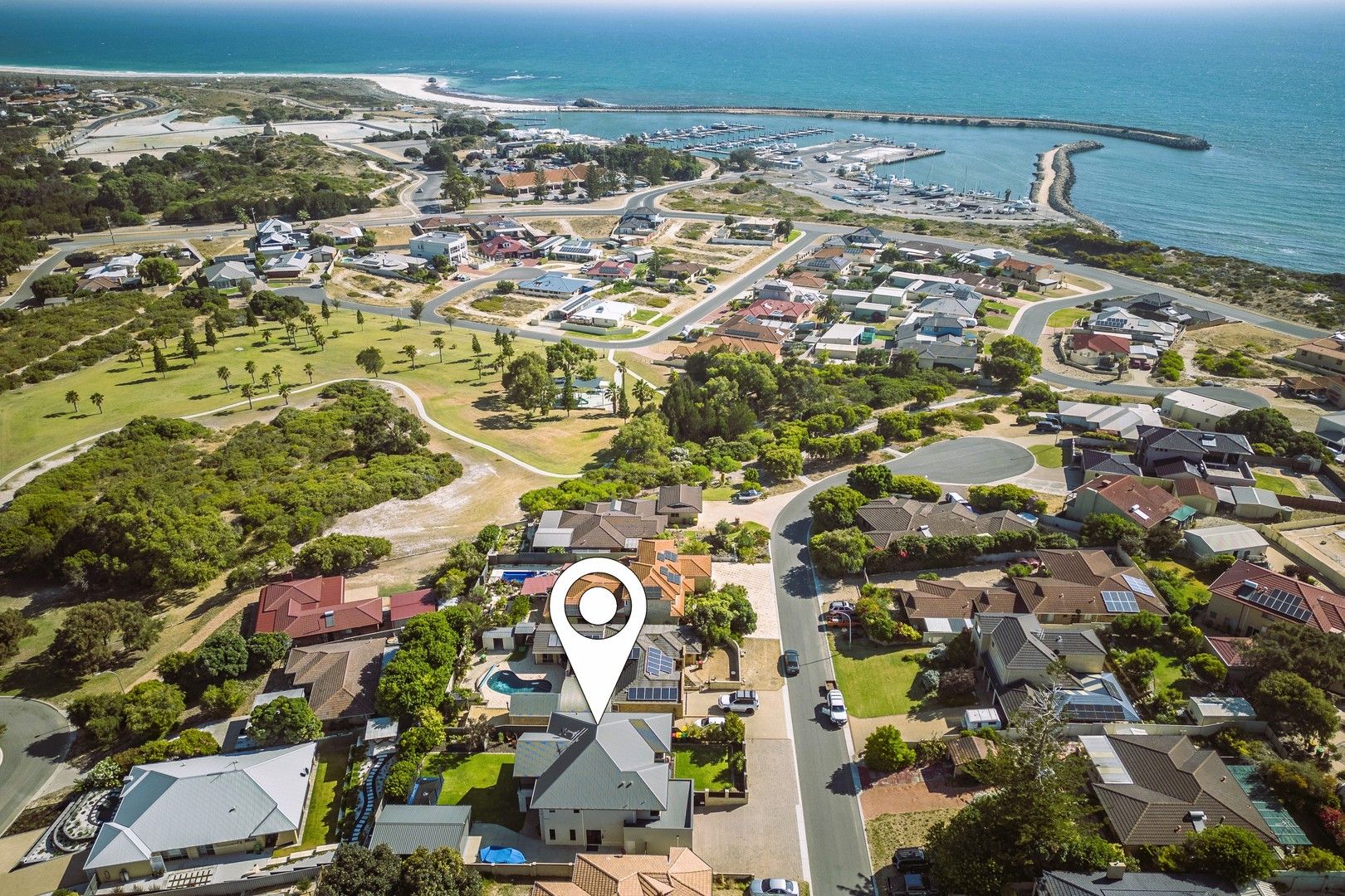 4 bedrooms House in 14 Valkyrie Place TWO ROCKS WA, 6037