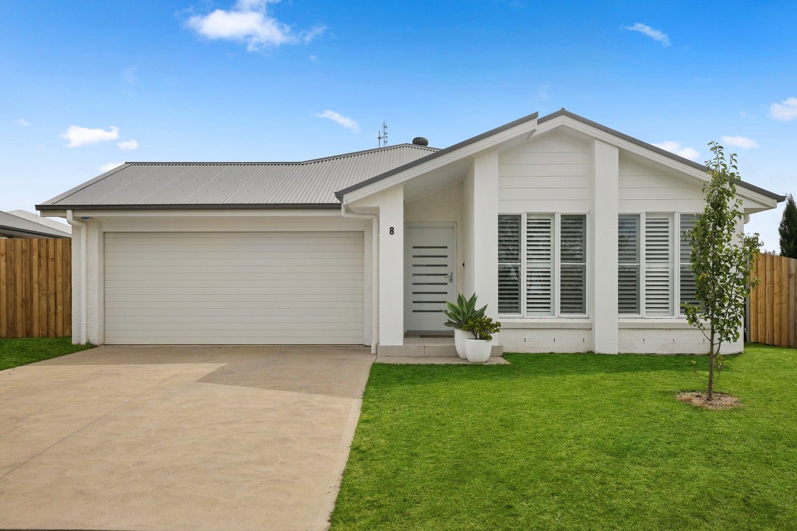 4 bedrooms House in 8 Endeavour Circuit MOSS VALE NSW, 2577