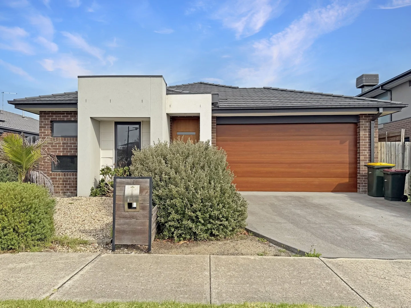 11 Neville Drive, Armstrong Creek VIC 3217