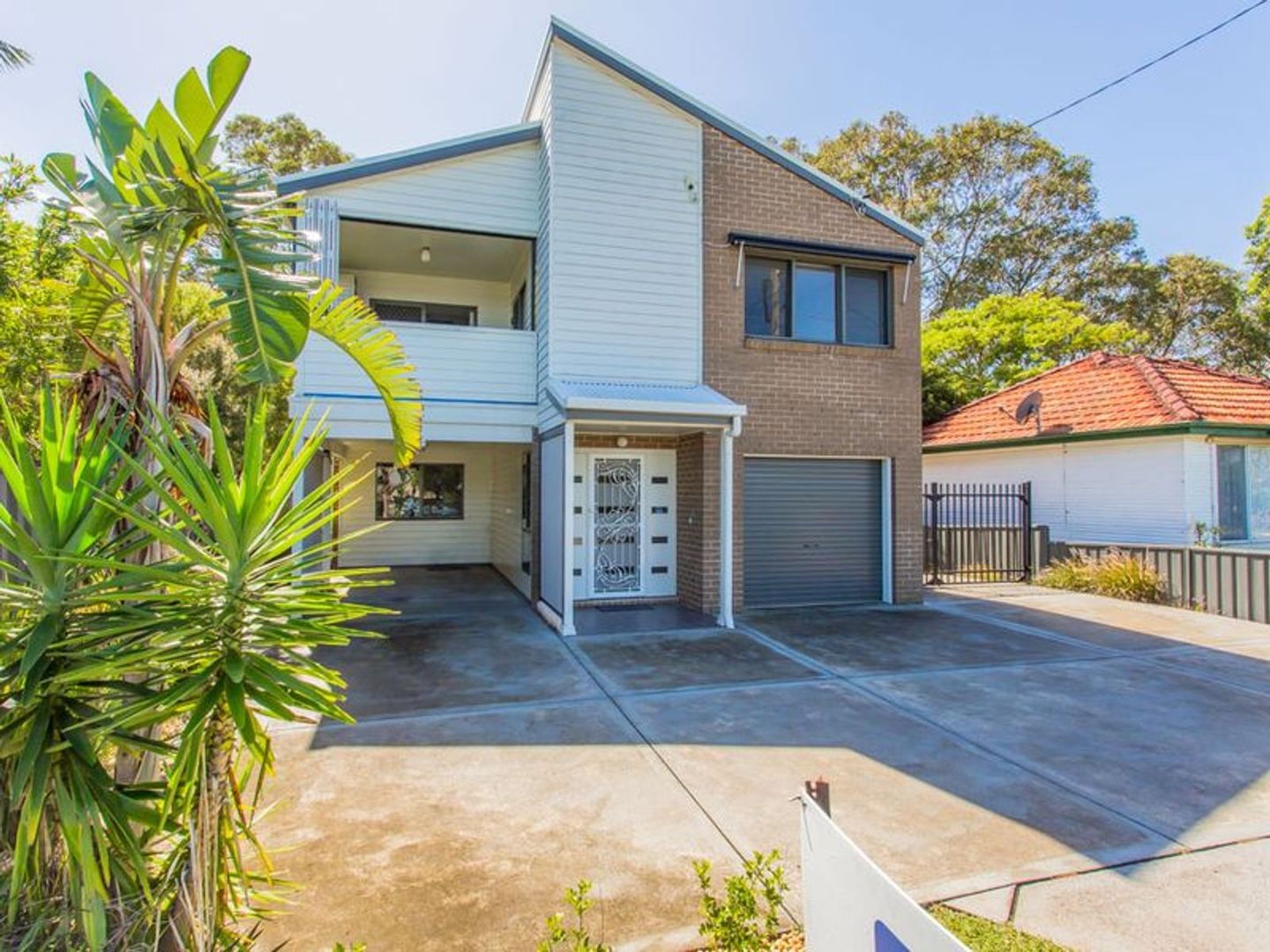 43 Middle Point Road, Bolton Point NSW 2283