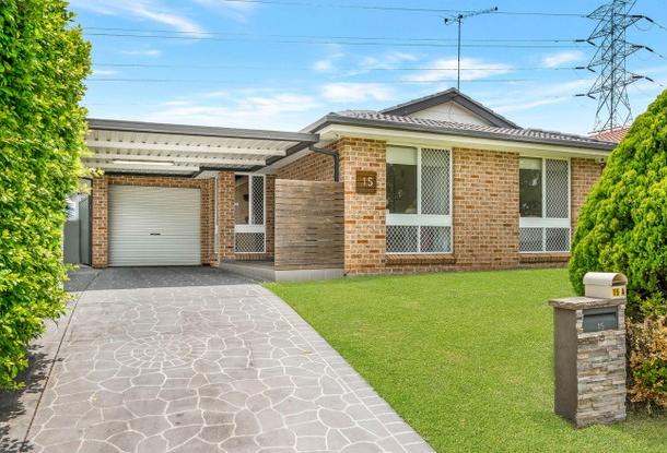 15 Brolga Crescent, Green Valley NSW 2168