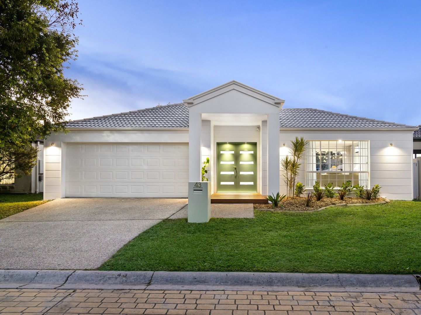 43 Gardendale Crescent, Burleigh Waters QLD 4220, Image 0