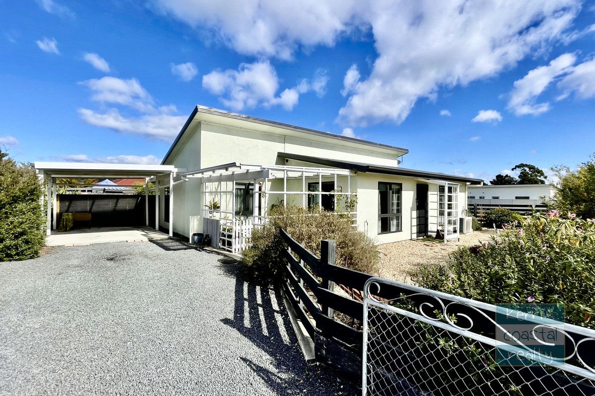 3 bedrooms House in 10 Doepel Place ST HELENS TAS, 7216