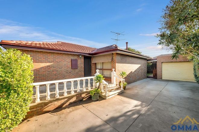 Picture of 1 Maplewood Road, KINGS PARK VIC 3021