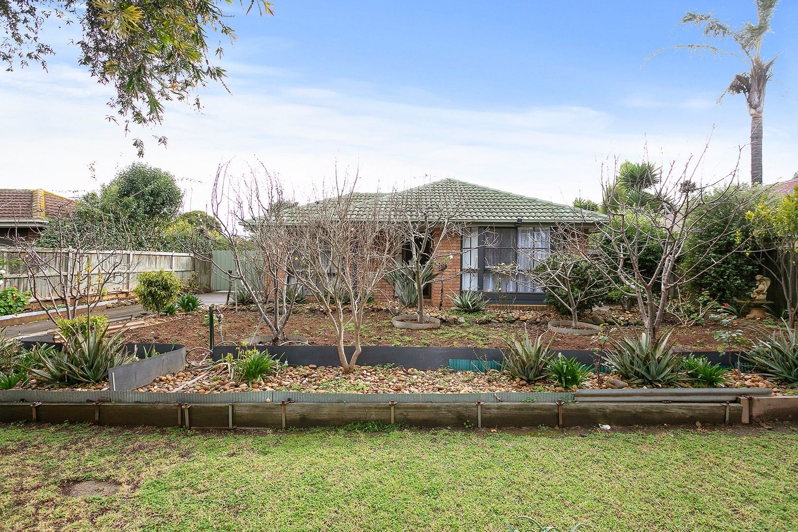 3 bedrooms House in 2 Olivetree Close WERRIBEE VIC, 3030