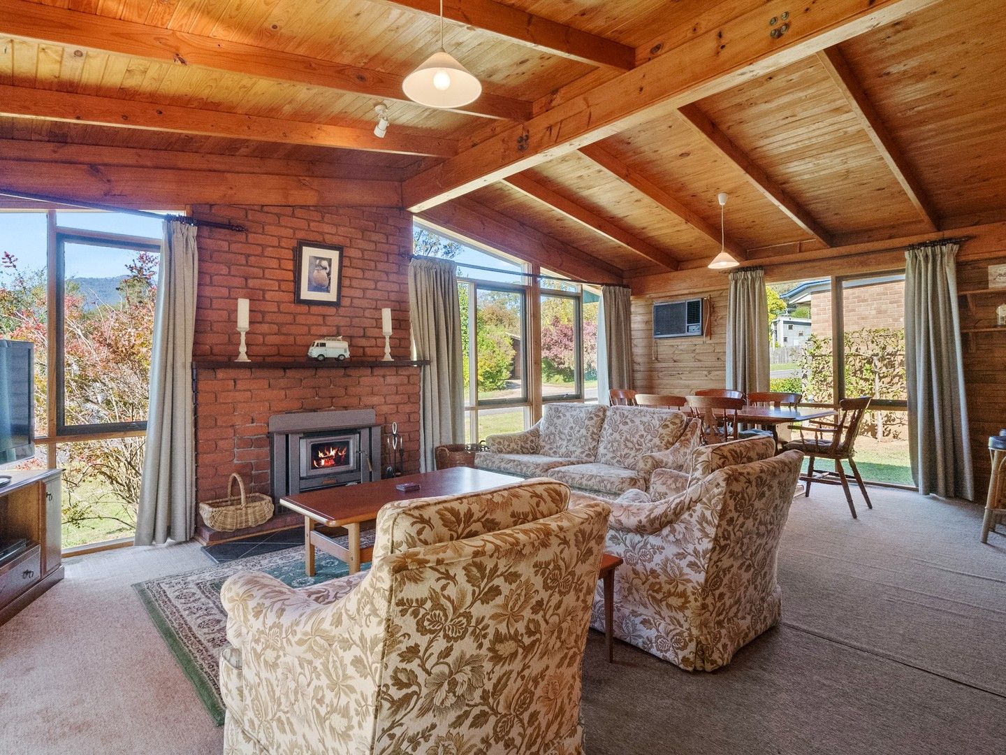 1 Young Crescent, Tawonga South VIC 3698 House For Rent Domain