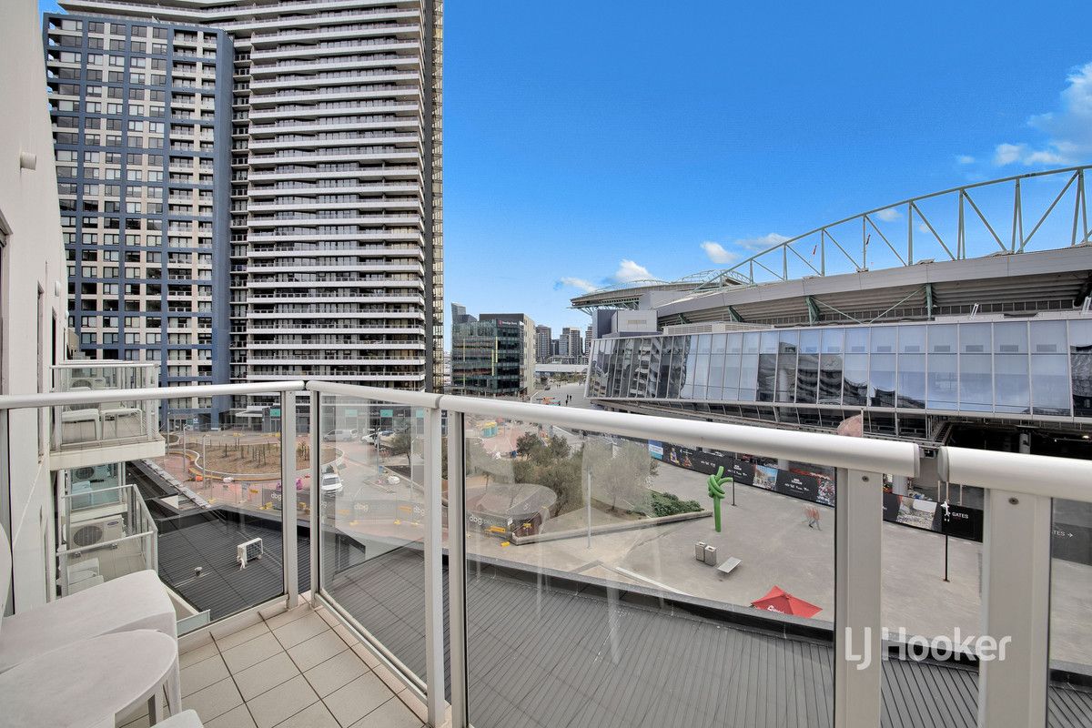 813/750 Bourke Street, Docklands VIC 3008, Image 1