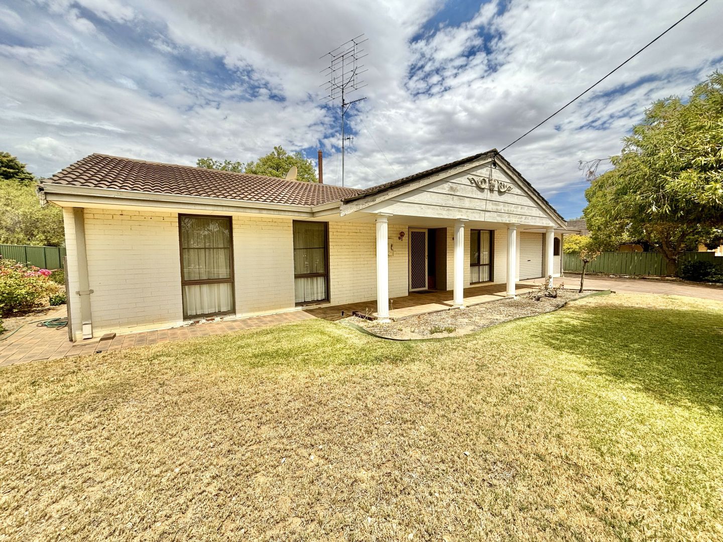 39 Quinlan St, Wongan Hills WA 6603, Image 2